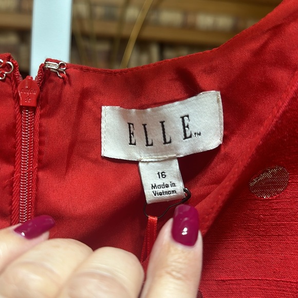 ELLE Red Sleeveless Dress - Picture 3 of 5